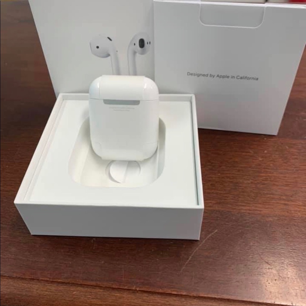 Apple AirPods with Charging Case - 2nd Gen, White